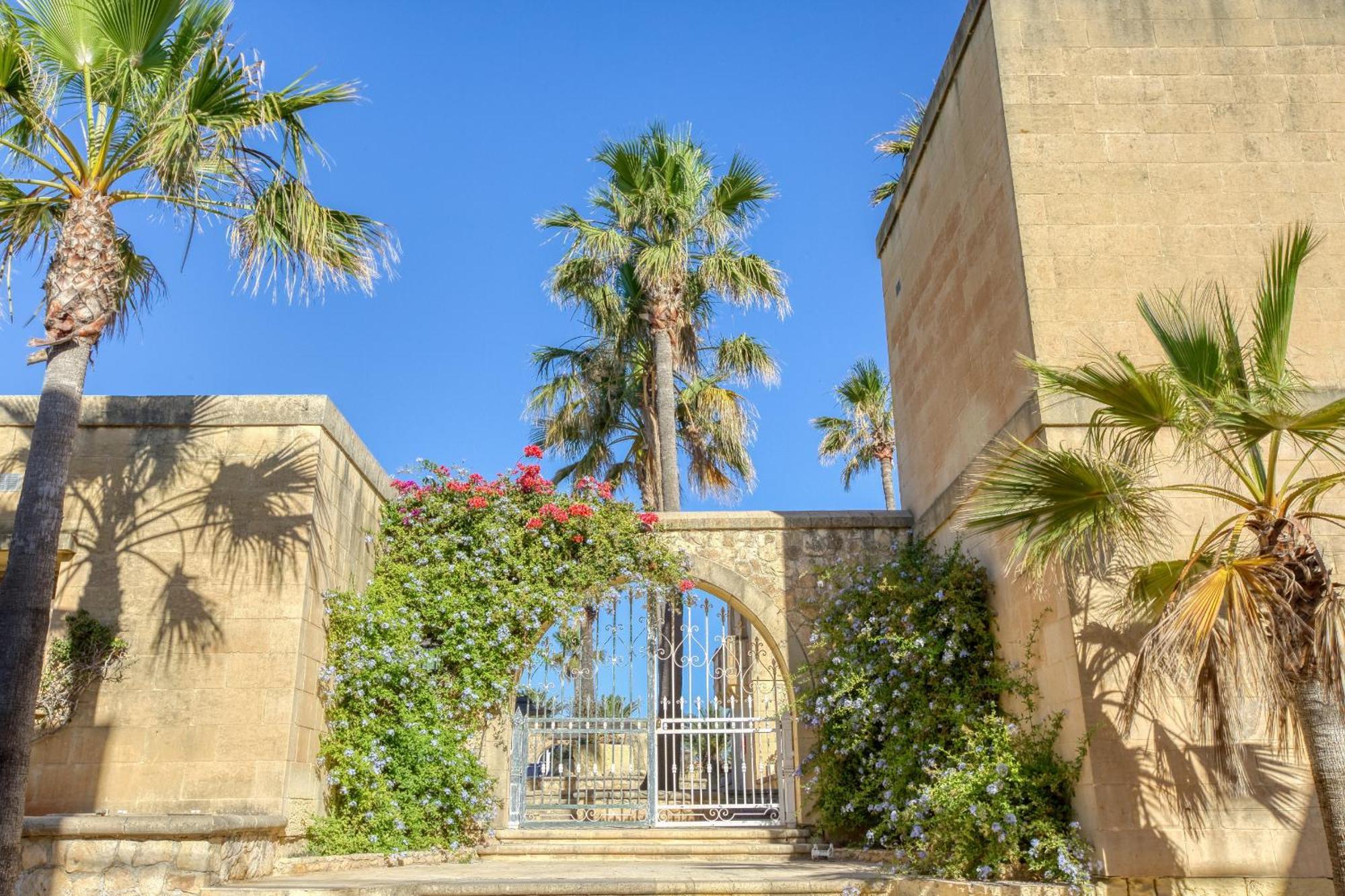 Villagg Tal-fanal * Għasri